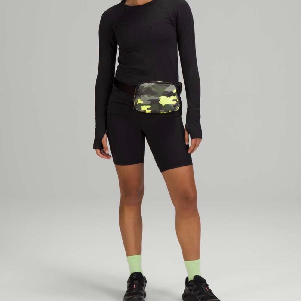 Lululemon Everywhere Belt Bag Camo